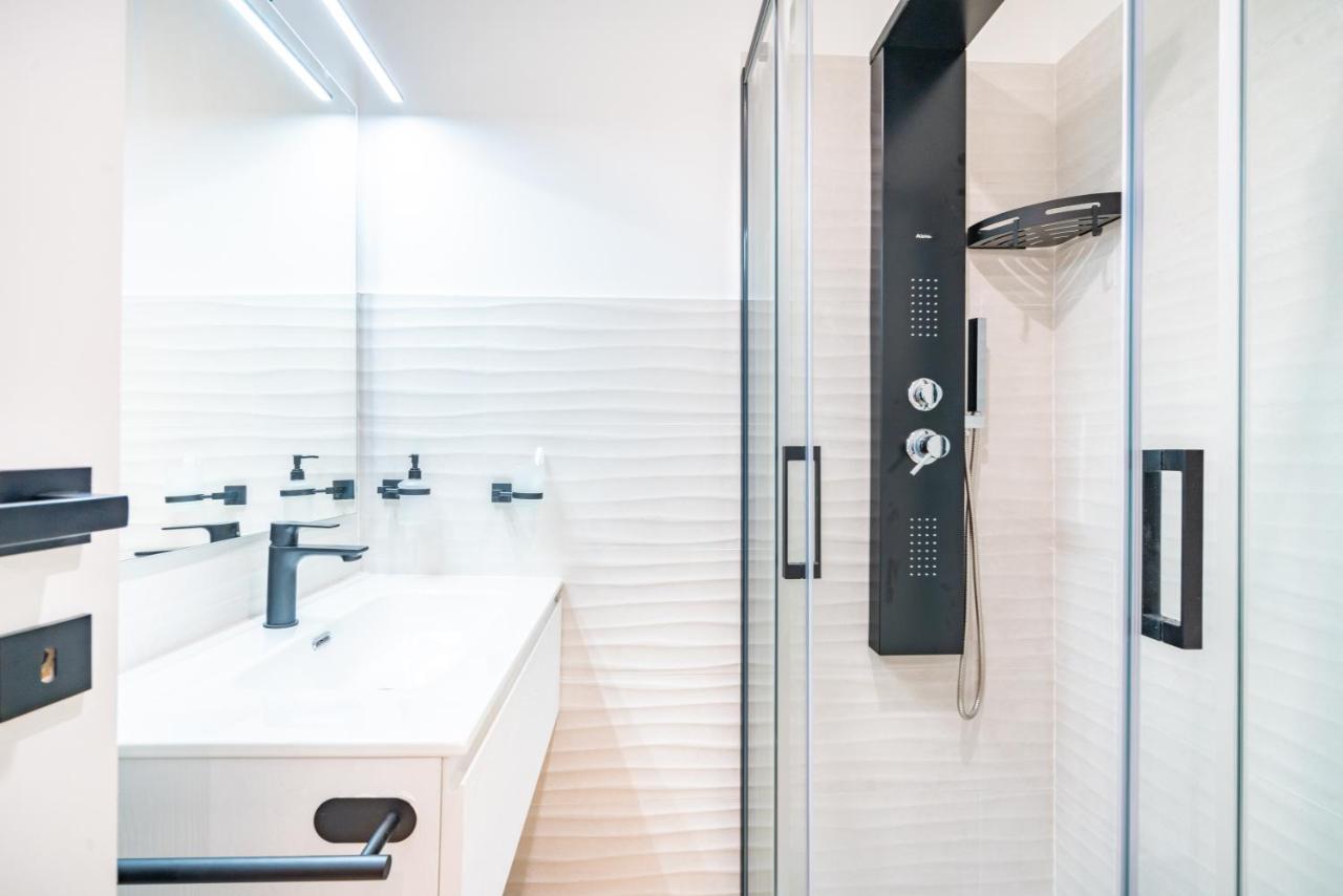 Sunscape Rooms Cagliari City Center Buitenkant foto