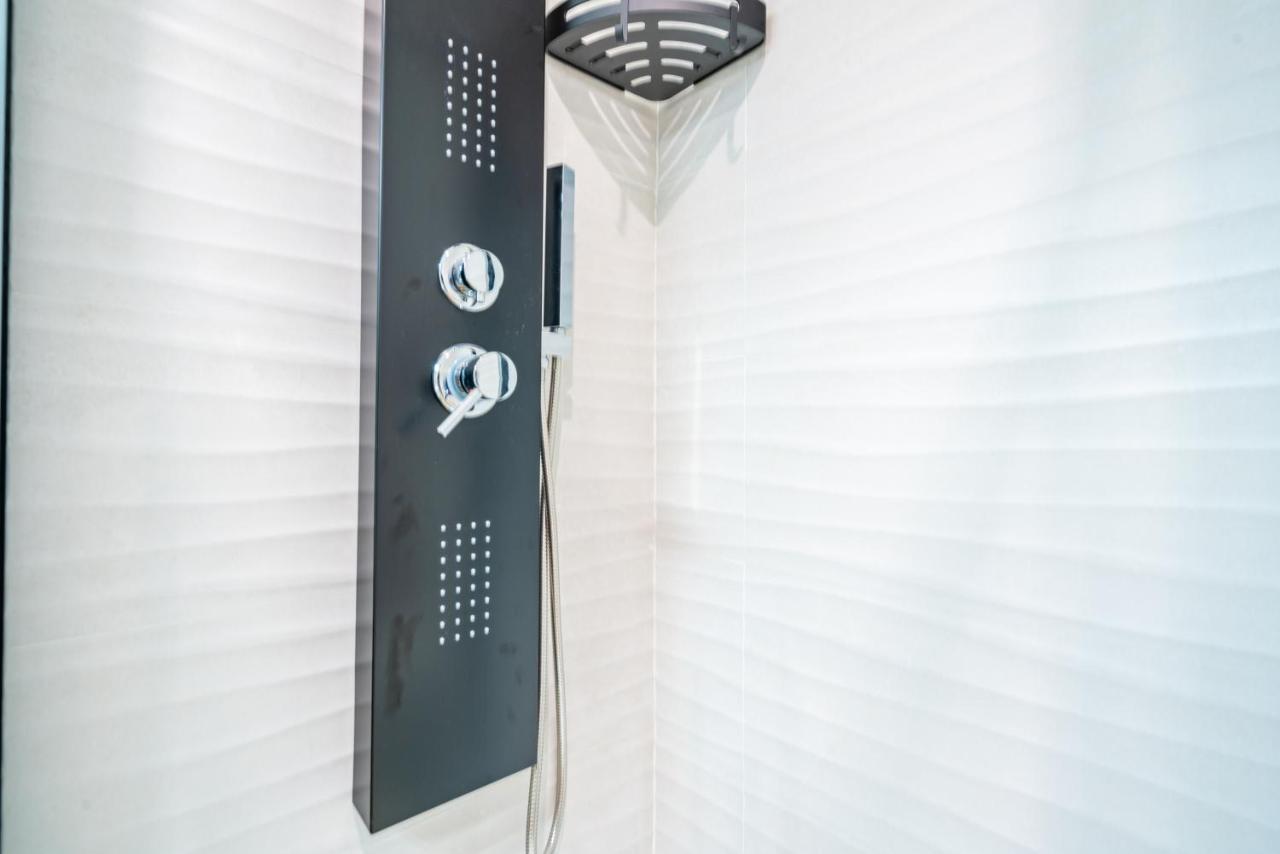 Sunscape Rooms Cagliari City Center Buitenkant foto