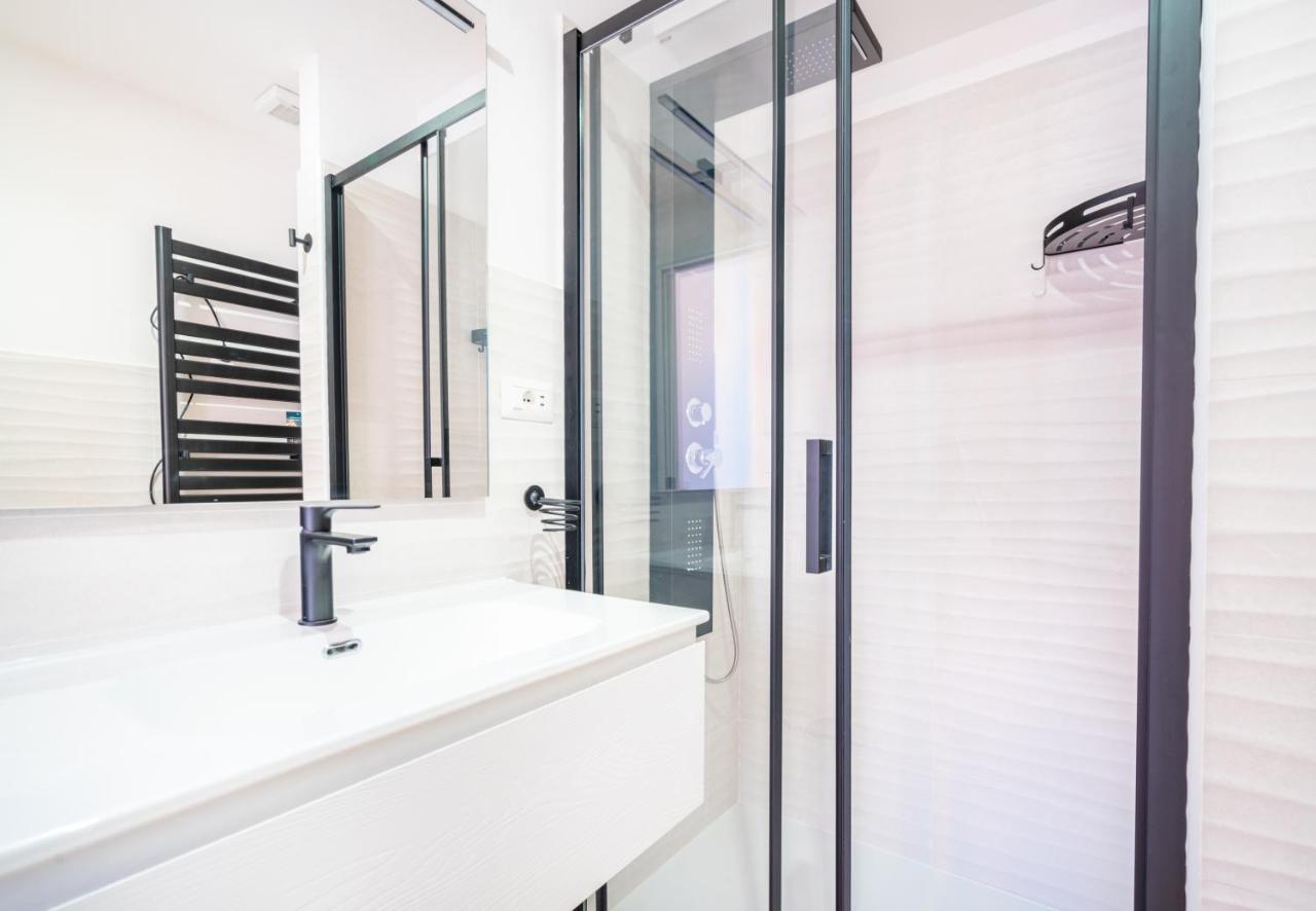 Sunscape Rooms Cagliari City Center Buitenkant foto