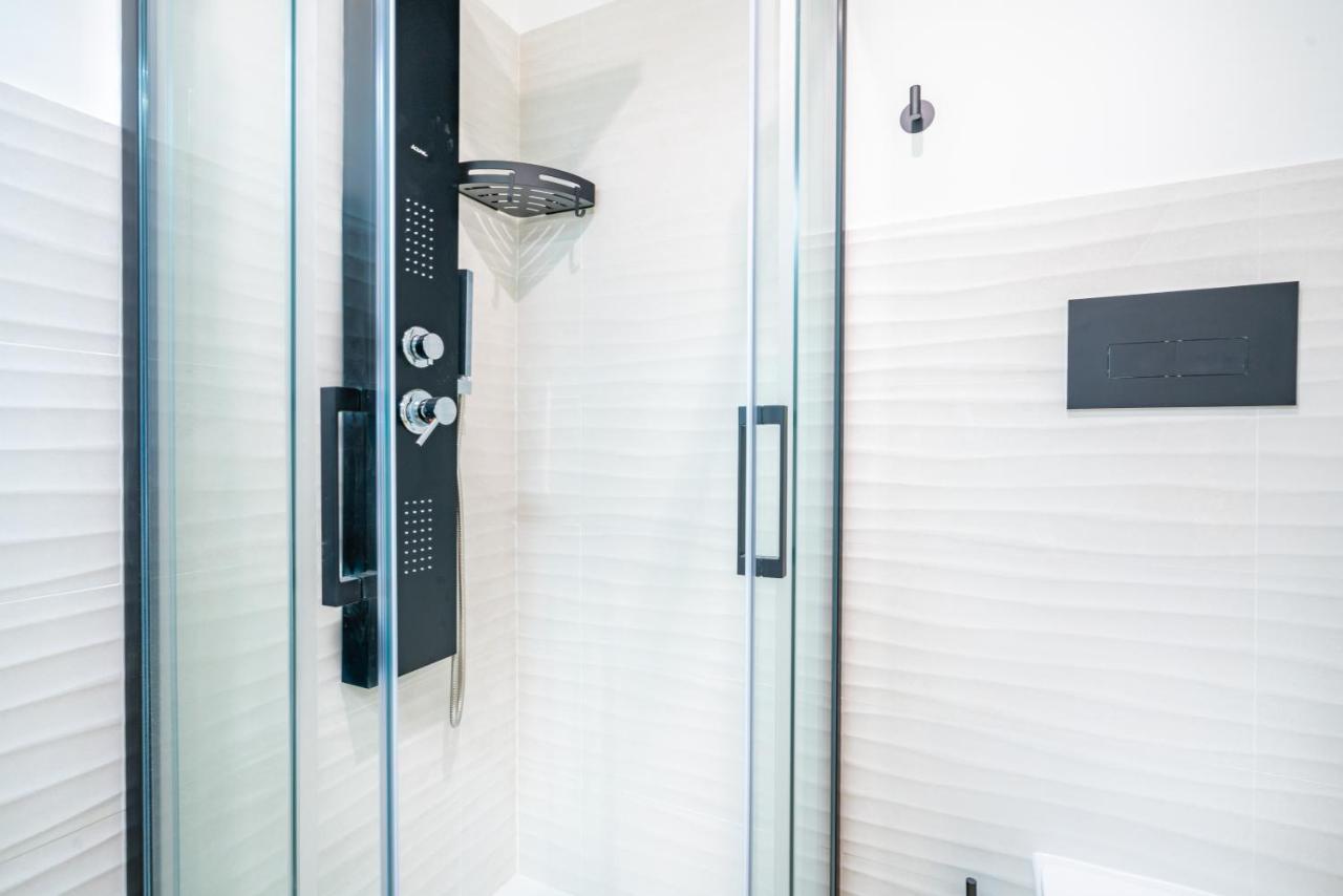 Sunscape Rooms Cagliari City Center Buitenkant foto