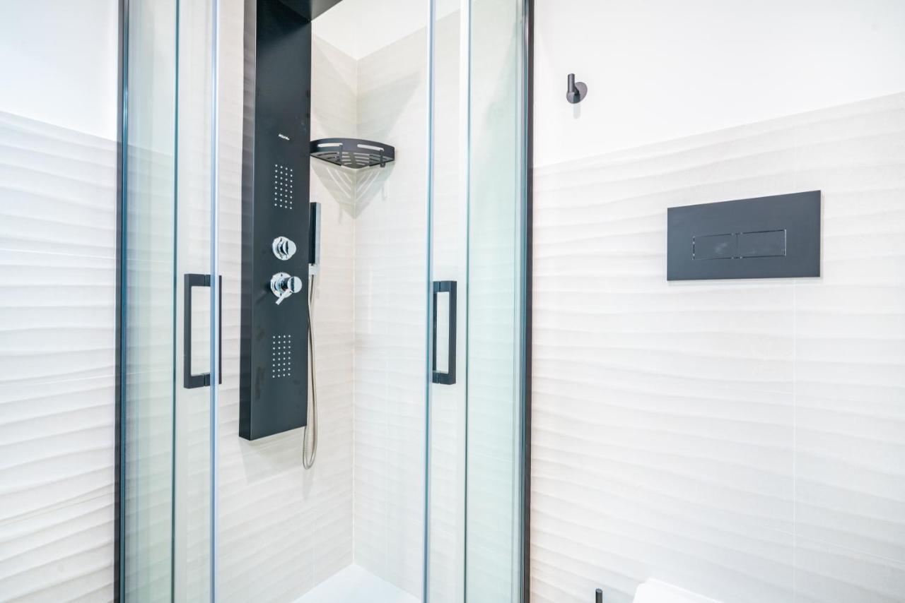 Sunscape Rooms Cagliari City Center Buitenkant foto