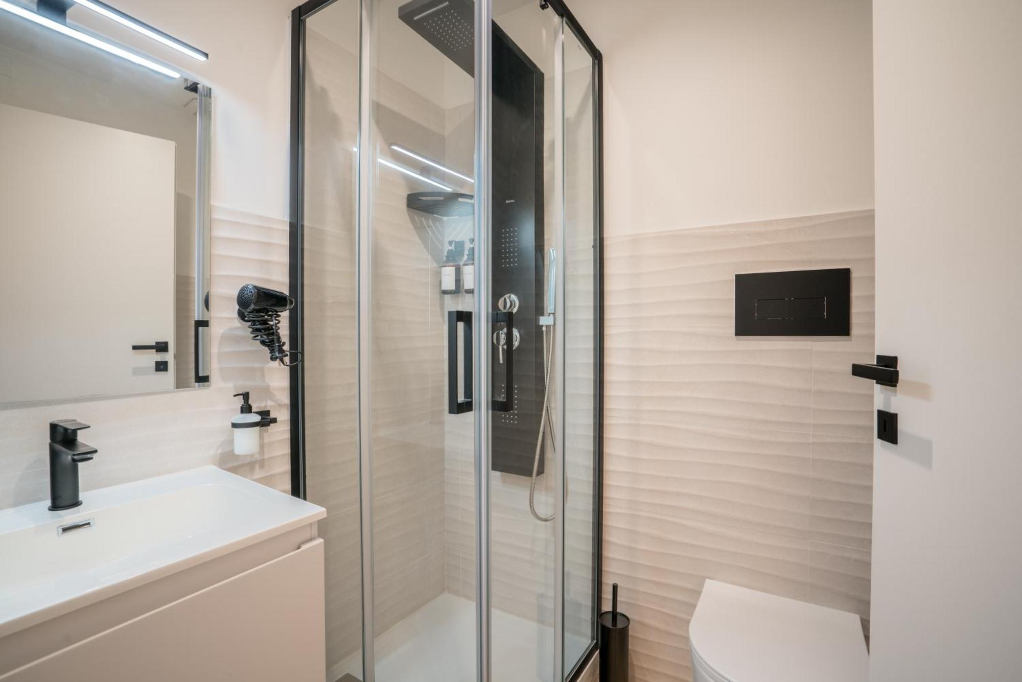 Sunscape Rooms Cagliari City Center Buitenkant foto
