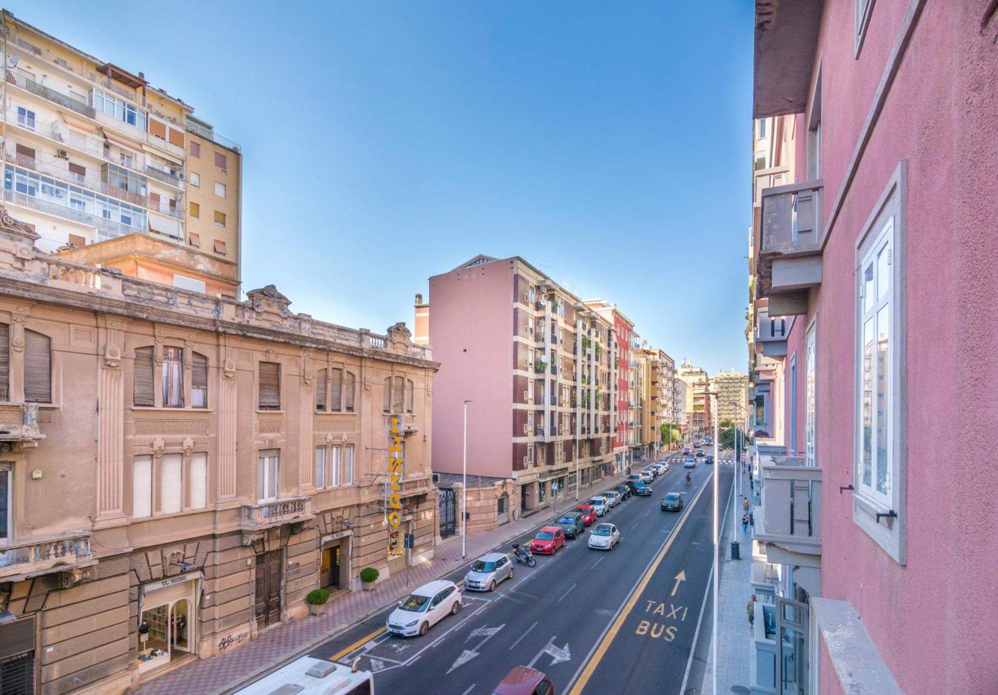 Sunscape Rooms Cagliari City Center Buitenkant foto