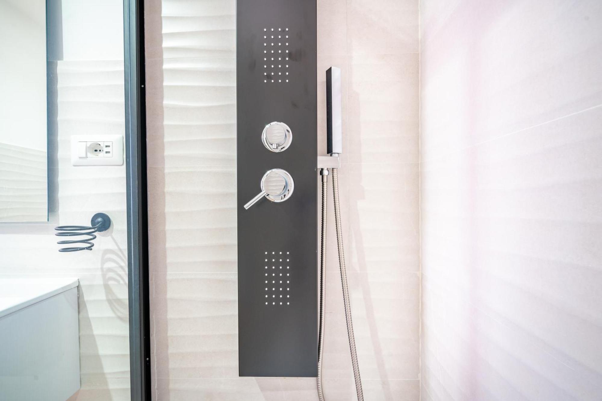 Sunscape Rooms Cagliari City Center Buitenkant foto